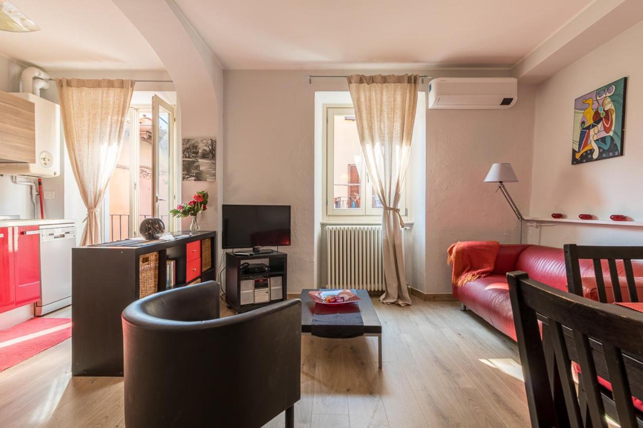Apartment Delle Rose - เมนาจโจ ภายนอก รูปภาพ