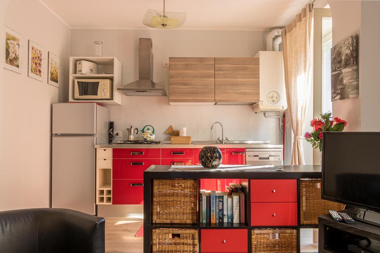 Apartment Delle Rose - เมนาจโจ ภายนอก รูปภาพ