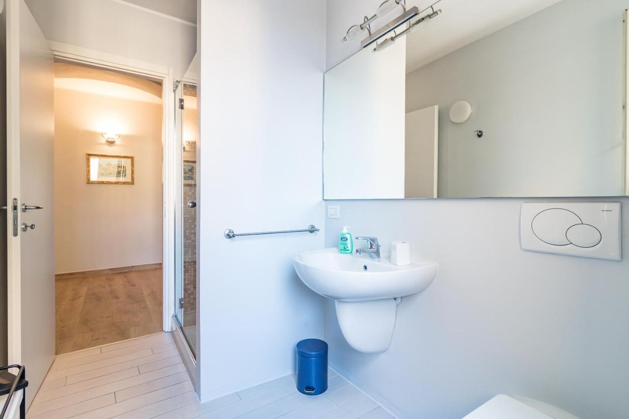 Apartment Delle Rose - เมนาจโจ ภายนอก รูปภาพ